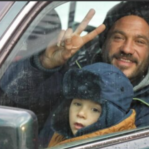 عودتنا إلى بيوتنا.. كيف نحمي أطفالنا نفسيًا ورقميًا؟