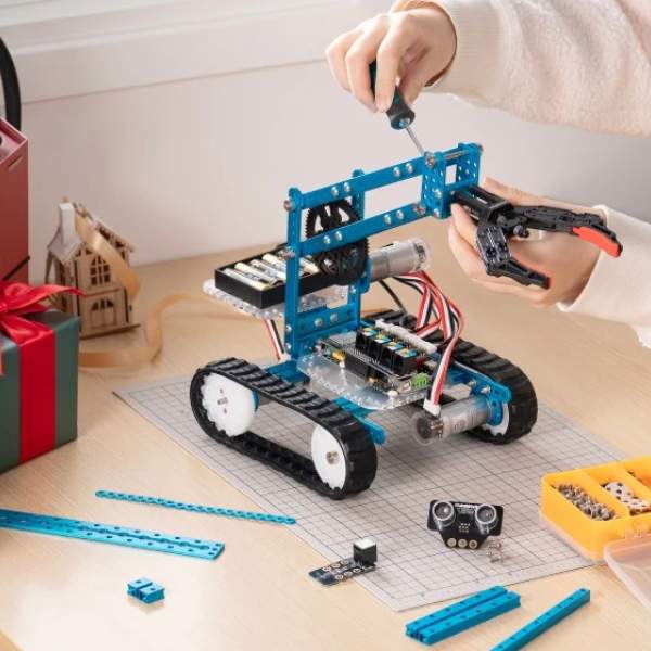 ElectroSLab تقدّم للأطفال ألعابًا تركيبية تنمّي قدراتهم الذهنية