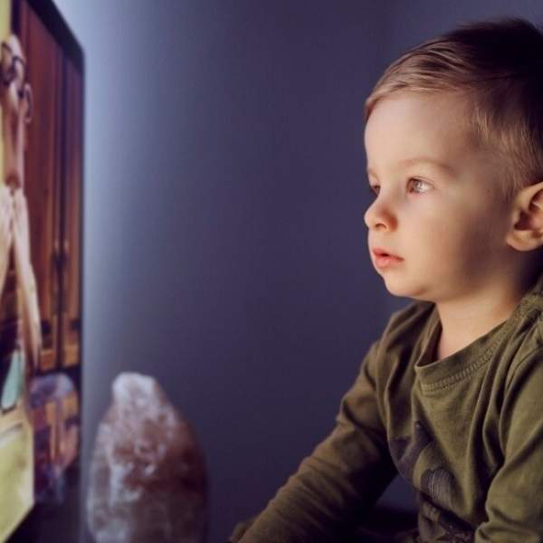 تأثير الرسوم المتحركة في نمو دماغ الأطفال