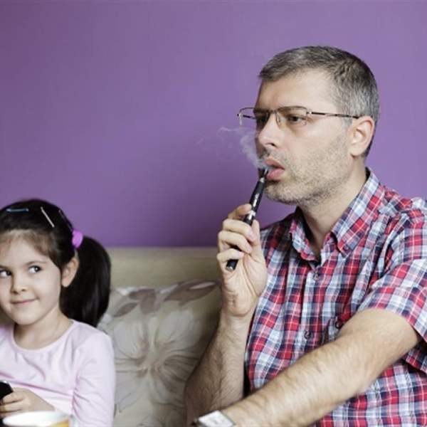 لماذا ينبغي تجنّب استخدام السجائر الإلكترونية قرب الأطفال؟