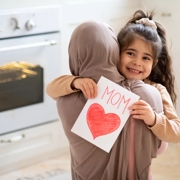 أمي و زجاجة العطر.. قصة من أروع ما قرأت..!