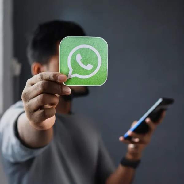 هل رسائلك آمنة حقا؟ ما تحتاج معرفته عن “الأبواب الخلفية“ في واتساب