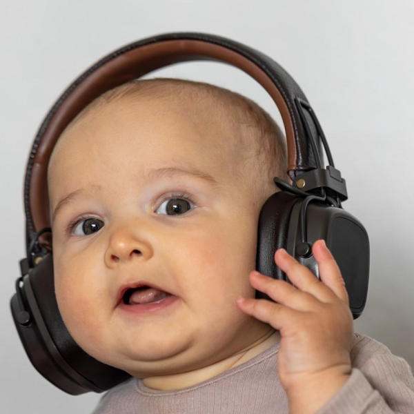 كيف تساعدين طفلك في تعلّم اللغة باكرًا