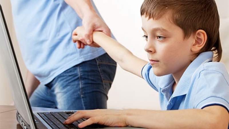 كيف تشرح لأطفالك عن مخاطر تحديّات وسائل التواصل الاجتماعي ؟