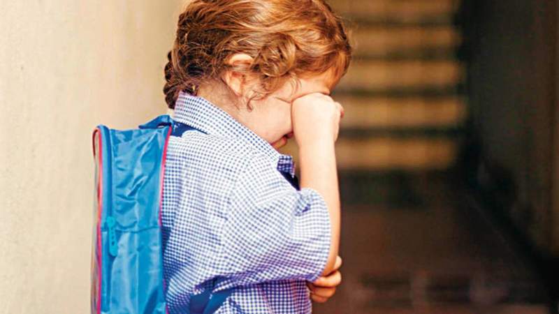 كيف تطمئن طفلك من مخاوف الأيام الأولى في المدرسة؟