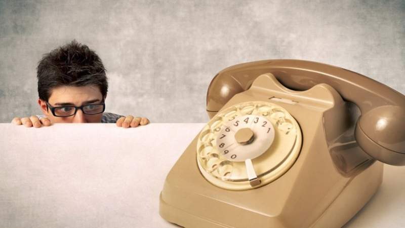 «فوبيا الهاتف».. لماذا يتجنب أبناء الجيل Z الرد على المكالمات؟