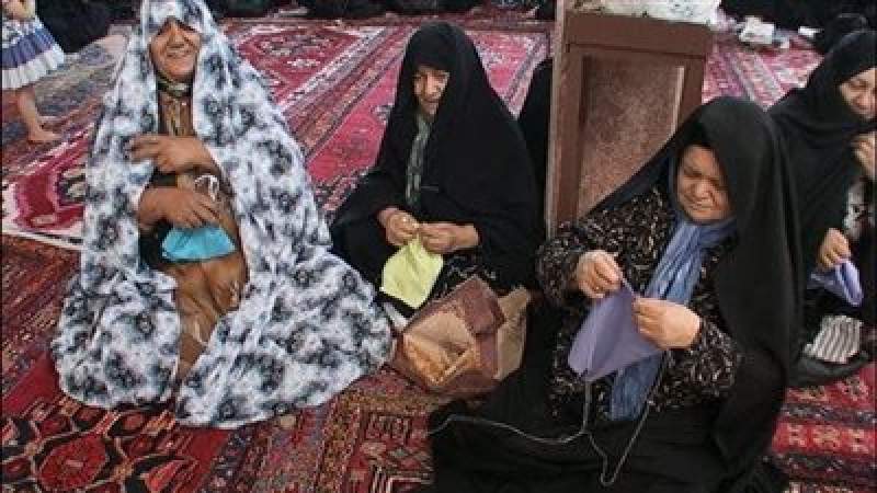 لباس مراد وأكياس البركة.. عادات رمضانية غريبة في إيران